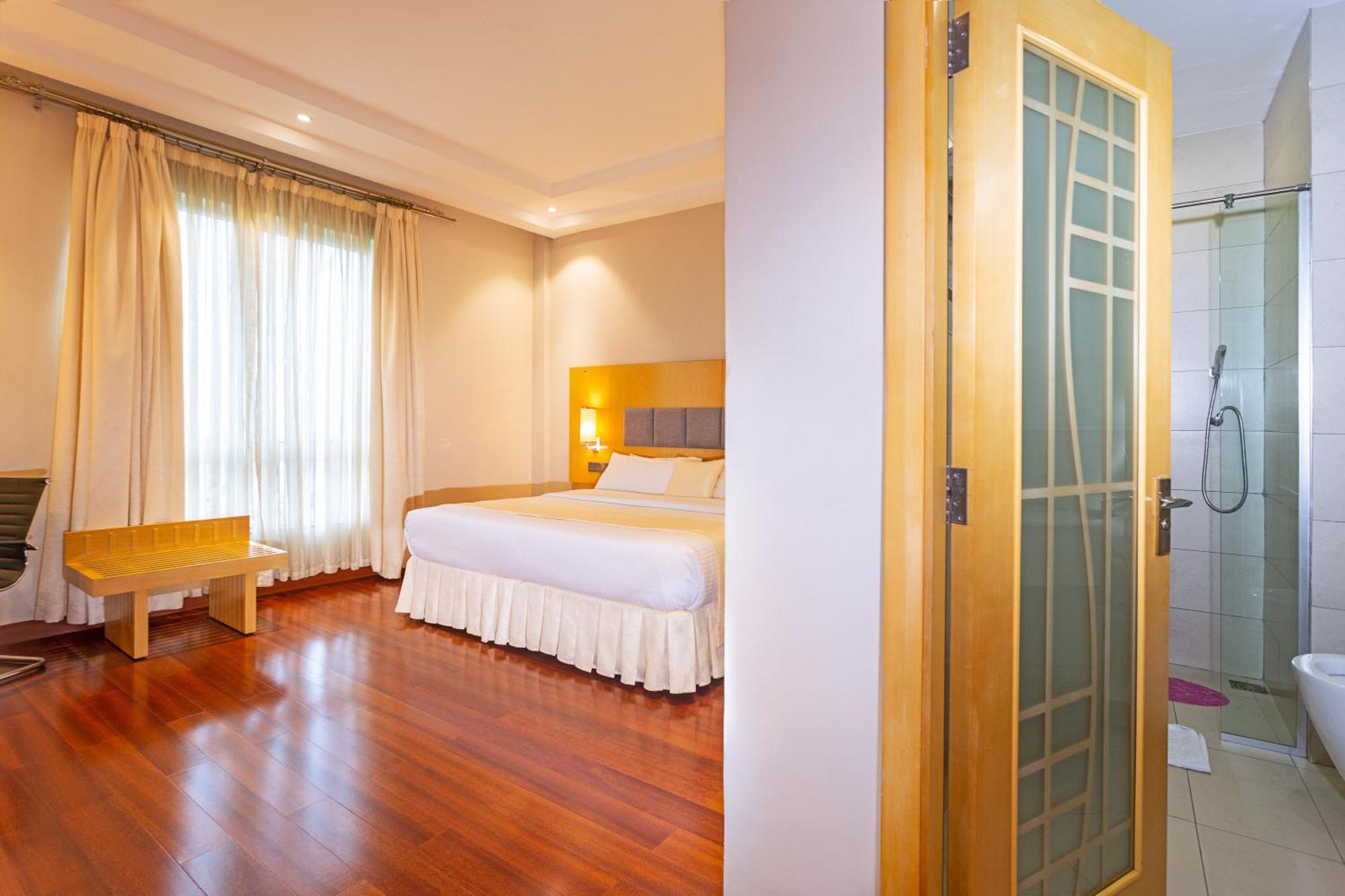 Three Steers Hotel メル エクステリア 写真