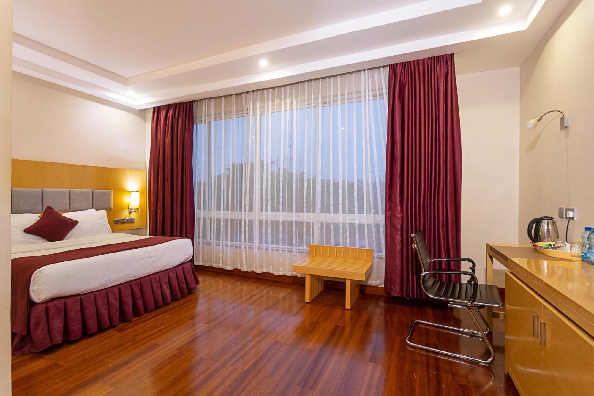 Three Steers Hotel メル エクステリア 写真